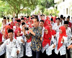 Saat Presiden Minta Guru PGSI BlakBlak