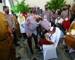 Tinjau Vaksinasi Serentak seIndonesia 