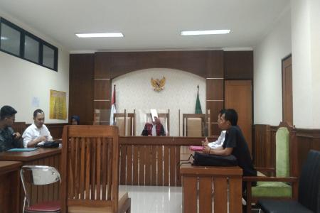 ADVOKAT UJANG KOSASIH :  KETERANGA