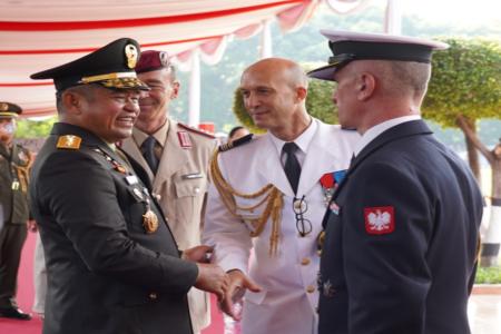 KESAD DAMPINGI PRESIDEN PERINGATI 