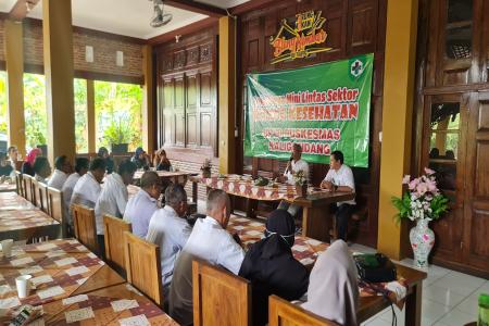PENANDATANGANAN KOMITMEN BERSAMA U