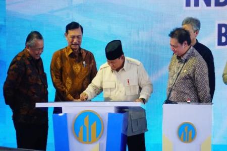 PRESIDEN RI RESMIKAN KEK INDUSTROP