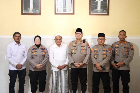 KAPOLRES SUMENEP JALIN SILATURAHMI