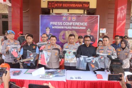 POLRES PROBOLINGGO AMANKAN 9 ORANG
