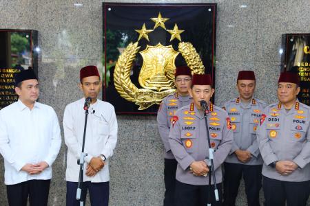 KAPOLRI: TAUSIAH USTAZ ABDUL SOMAD