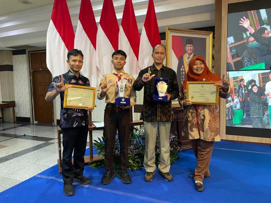 Menginspirasi! Guru SMPN 1 Mrebet, Wahyu Fathur Rozaq, Borong Juara Video Konten Literasi