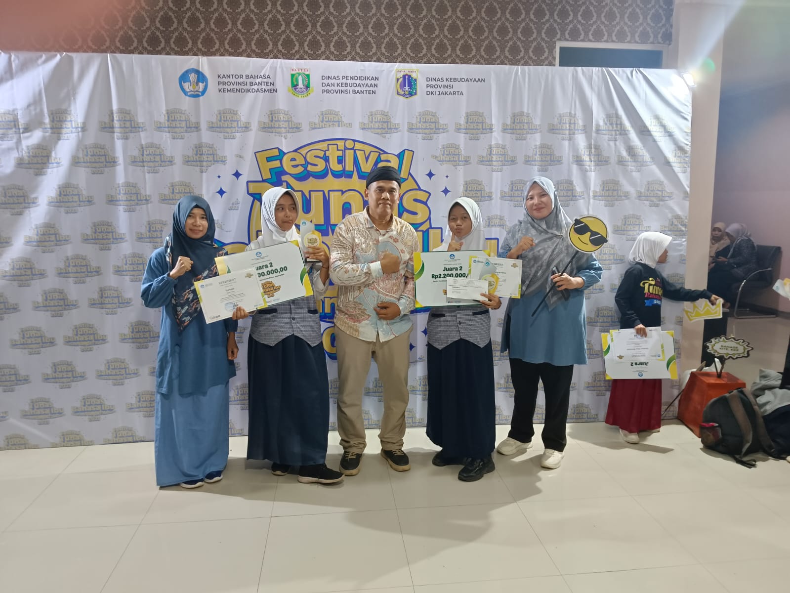 Azahra Dan Husnia Siswi SMPN 2 Sajira Raih Juara 2 di Ajang FTBI Tingkat Provinsi Banten