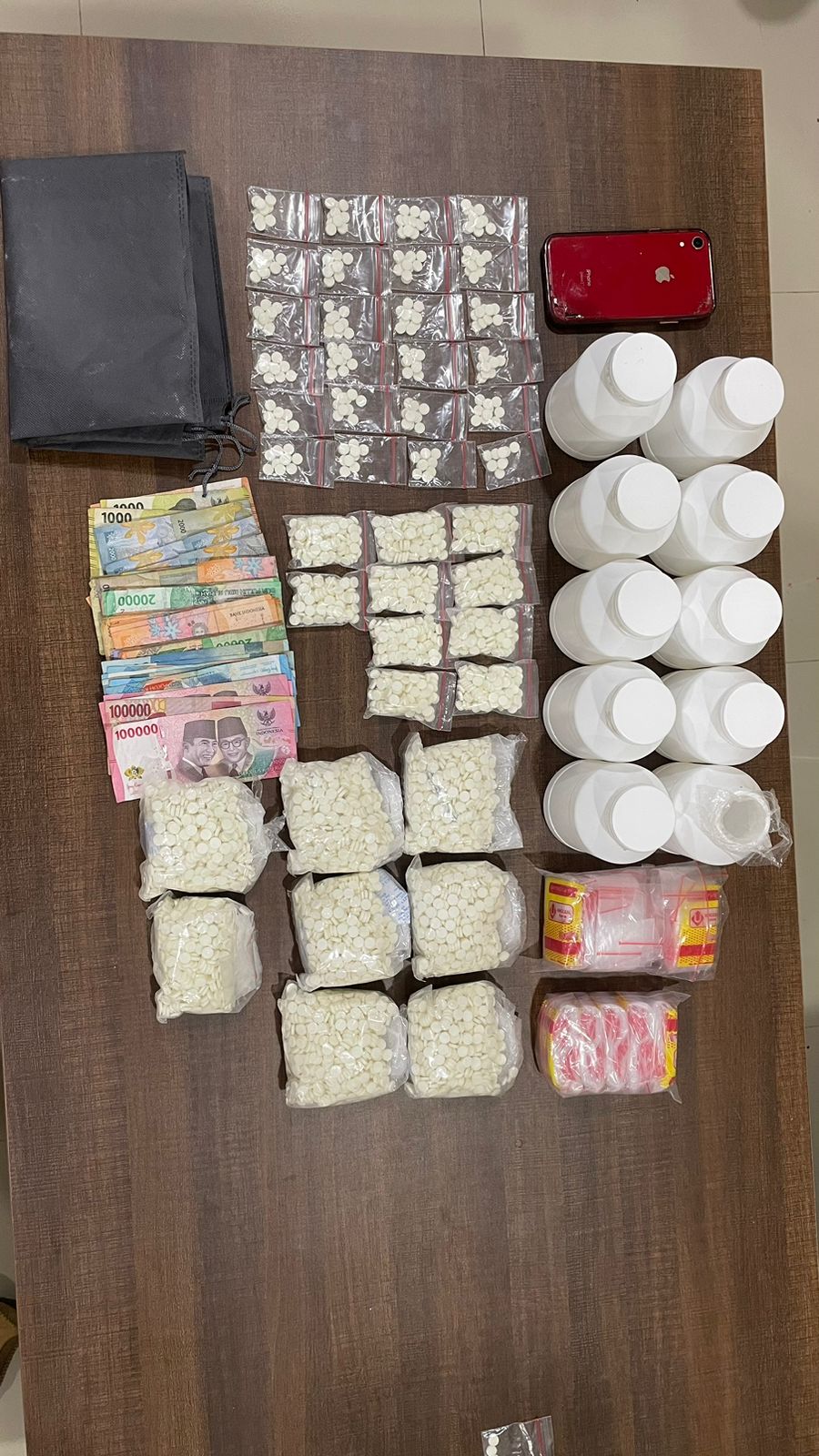 Polres Sumenep Ungkap Ribuan Pil “Y”, Pengedar Berinisial MAI Ditangkap di Pajagalan