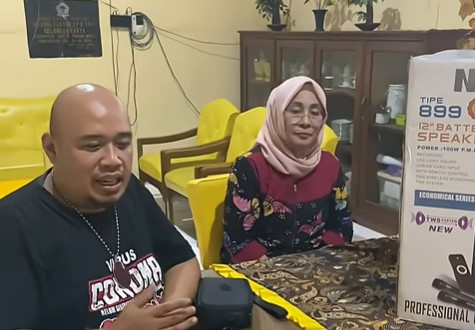 Bantuan Speker Dari Ketua DPD Golkar Purbalingga Untuk Majelis Bombong
